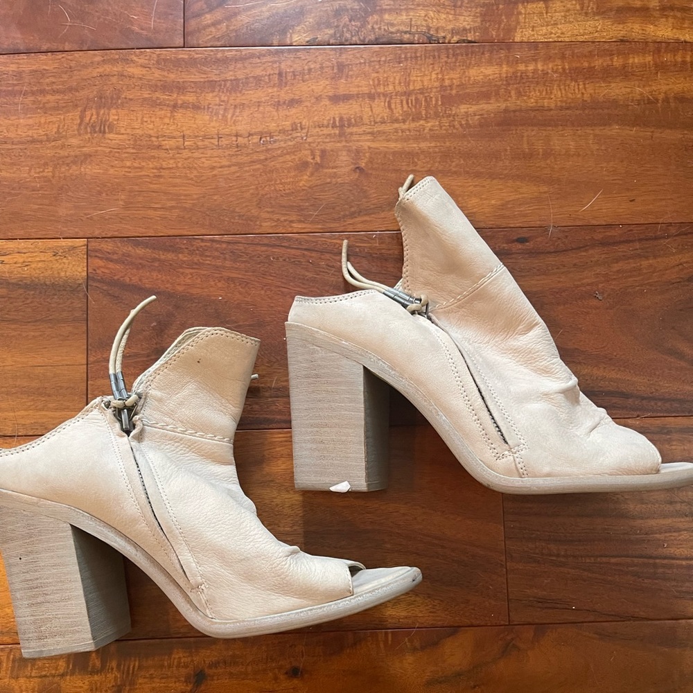 Worn Once Dolce Vita booties 8.5 stone